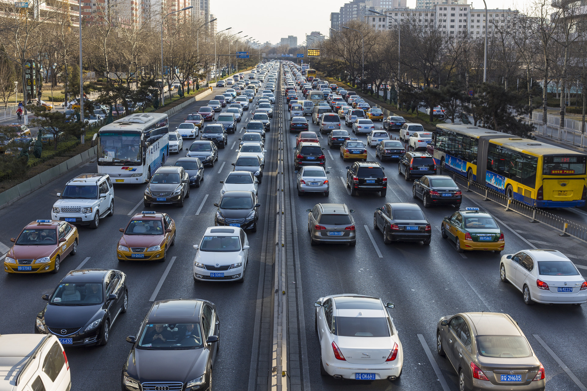 高德2021 年度中国主要城市交通分析报告发布，全年高速拥堵同比下降 19.3% | 极客公园