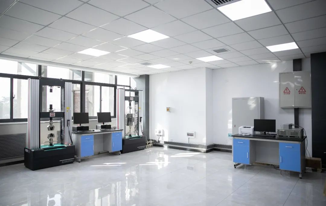 力学性能测试实验室