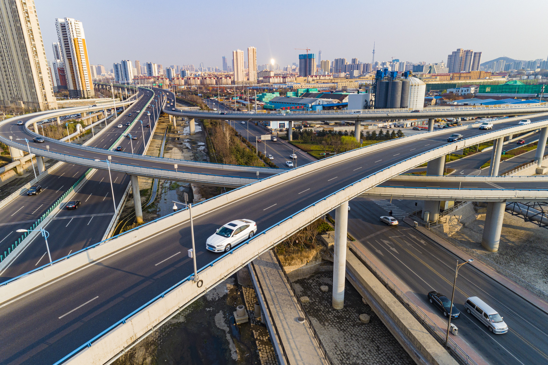 環灣路-長沙路立交橋正式開工 力爭2021年底主線通車鳳凰網青島_鳳凰