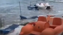 希腊群岛6.9级地震引发海啸：船被成排冲走 大水侵袭街道