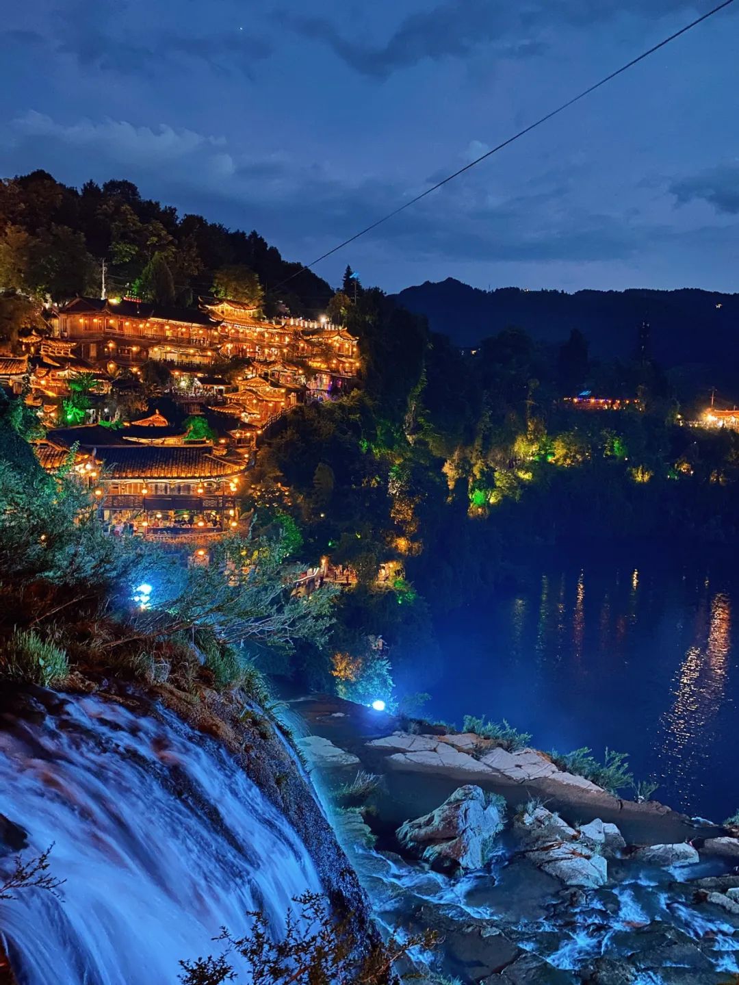 芙蓉镇人口数量_芙蓉镇夜景(2)