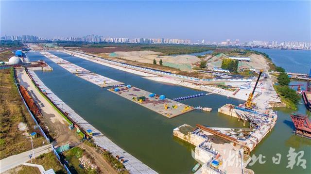 汉江首条沉管隧道水下爆破施工