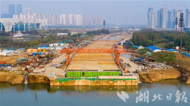 汉江首条沉管隧道水下爆破施工