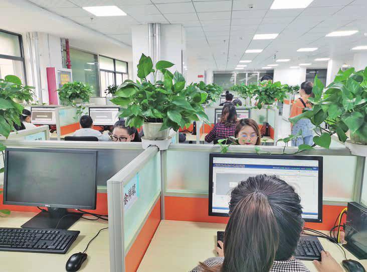 人,留守妇女以及不具备外出务工条件的贫困人群提供了就近就业机会