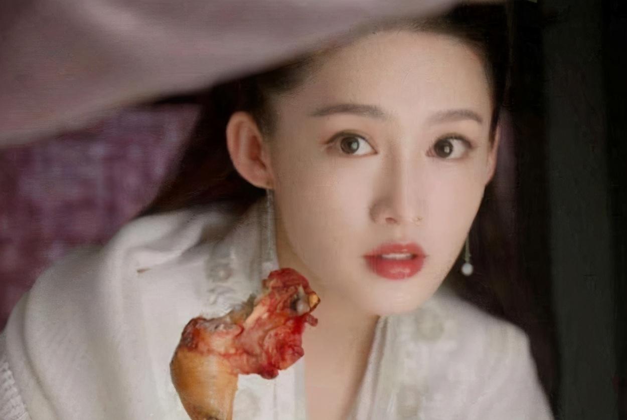 李沁是娱乐圈隐形直男斩？和邓伦杨洋传绯闻。肖战也被指喜欢她