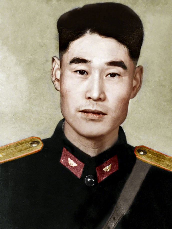 范冰冰爷爷修复后老照片曝光曾参加抗美援朝获少校军衔