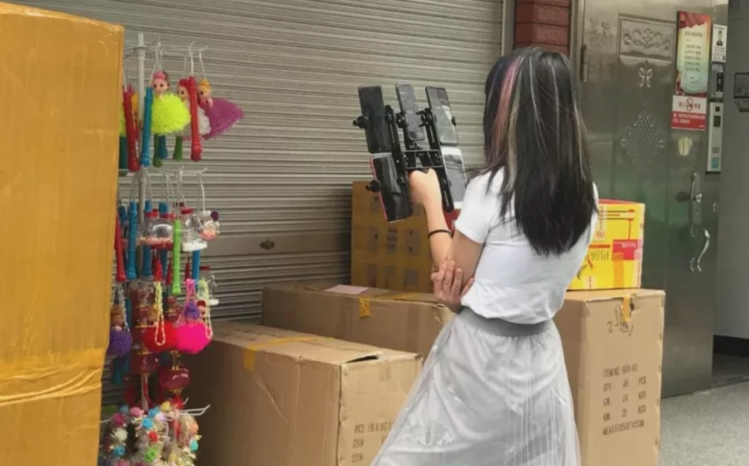 正在直播卖货的女生。图/网络