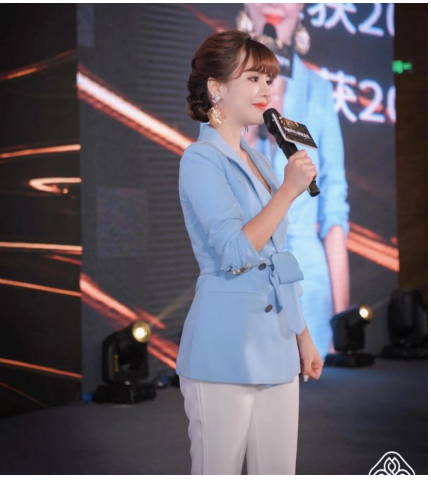 天美希联合创始人之一吴芳芳此外,在发布会现场天美希品牌总策划李奥