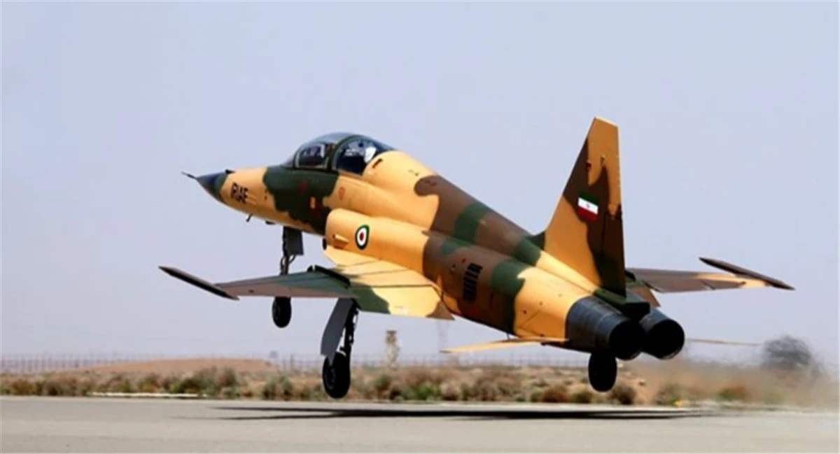 伊朗空军举行年度军演 大量使用国产精确制导弹药