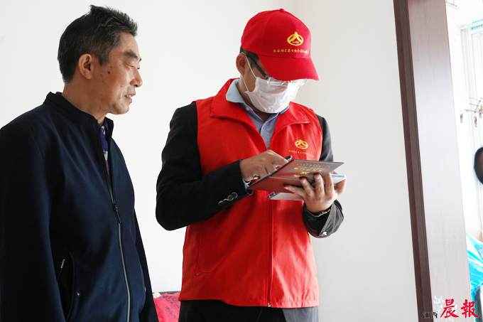 第七次全国人口普查昨正式启动南昌25万普查人员逐户登记