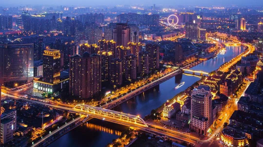 将笑声带进2020！天津国美致敬城市经典名家相声喜乐夜全程爆笑