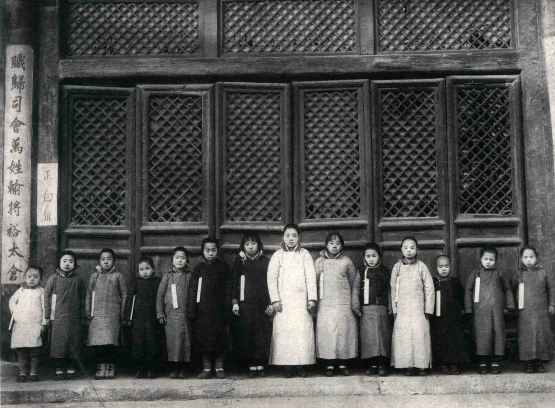 清末拣选秀女的情景