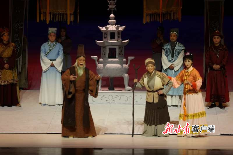 《李时珍传奇》首演 陇上观众乐享文化盛宴