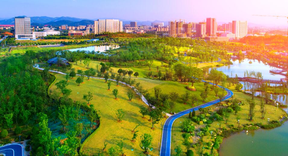 翠湖公园(黄亚摄)