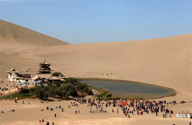 敦煌鸣沙山月牙泉开放时间调整大型团队专列需预约 凤凰网