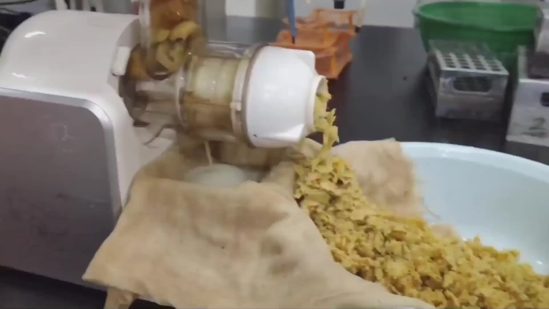 26 贵州大学 食品科学与工程 袁璐、杨雨柔、钟明媚、徐海粟