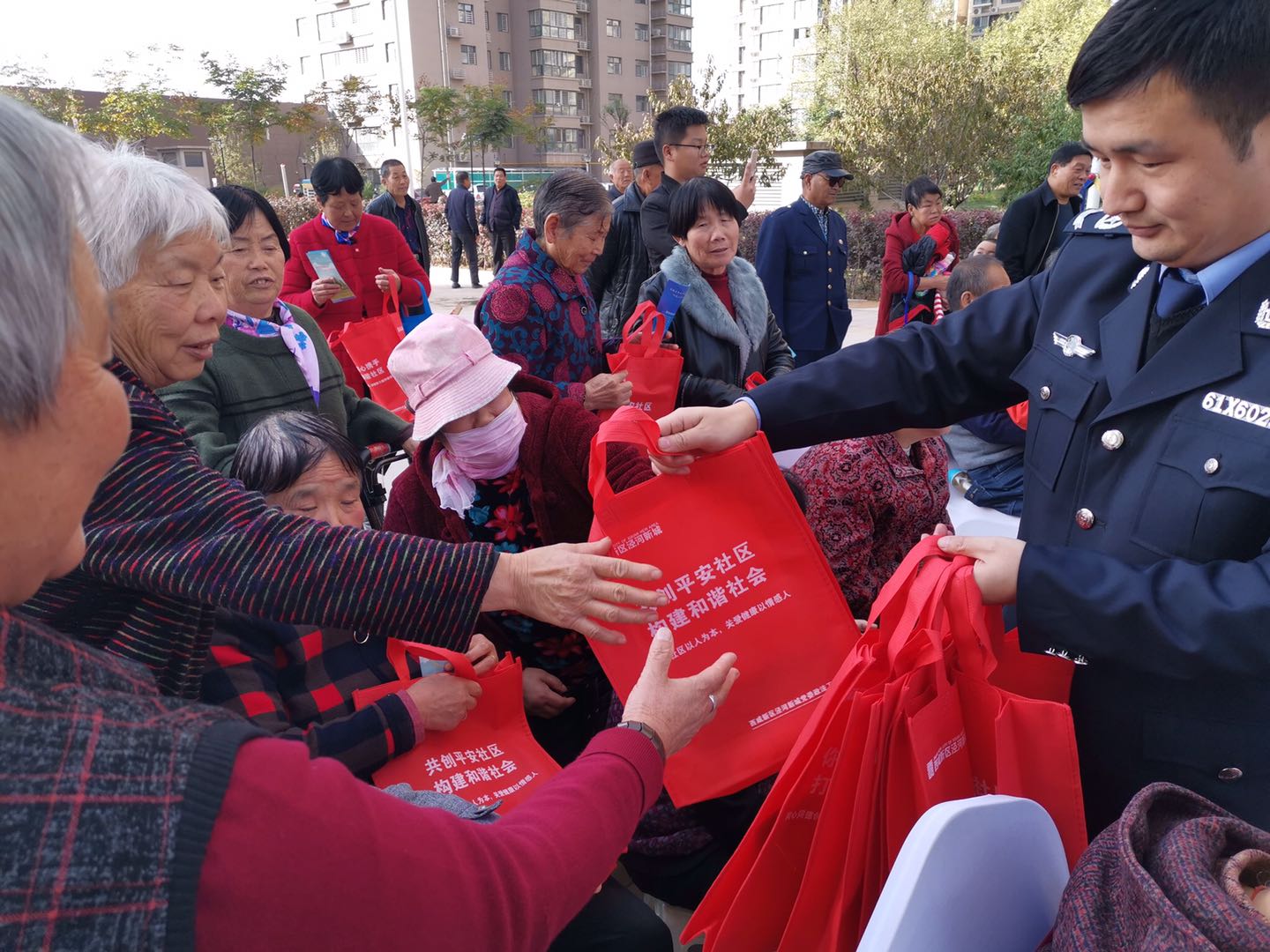 2020年11月1日下午,涇河新城在崇文佳苑小區一社區舉辦了一場主題為