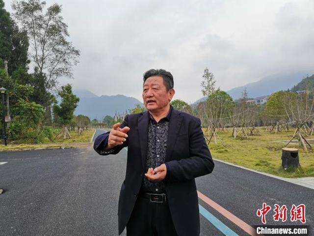 图为63岁的徐万年. 张莹 摄