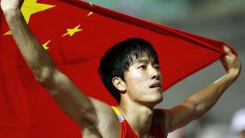 回顾刘翔奥运会夺冠时刻，那一刻全中国都为之沸腾！