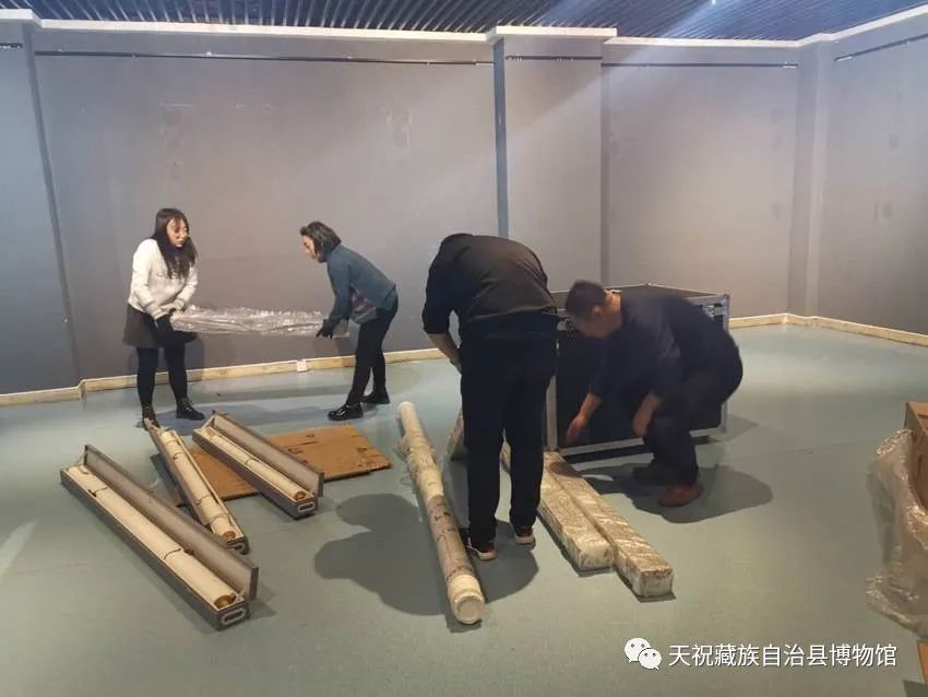 参观基本陈列展览