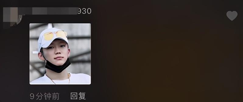 李小璐深夜更新压马路。回眸灿笑神情却显落寞。配文被指回应王昊