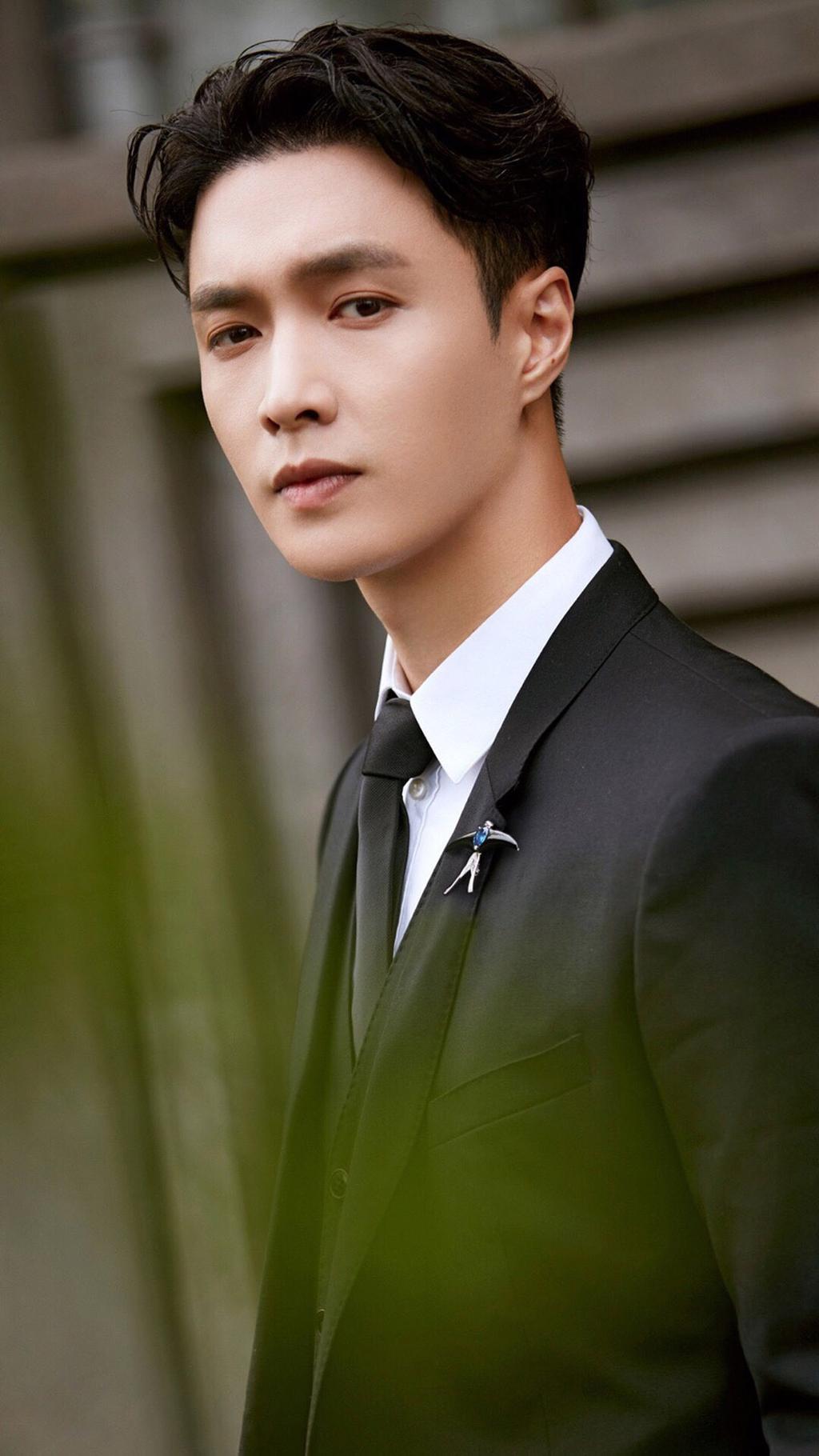 张艺兴招募练习生。选手收到张妈妈暖心来信