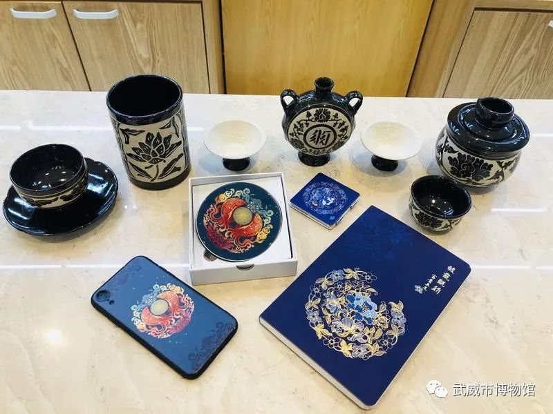 文创屋丨这只不同寻常的鸟幻化成胸针书签直尺