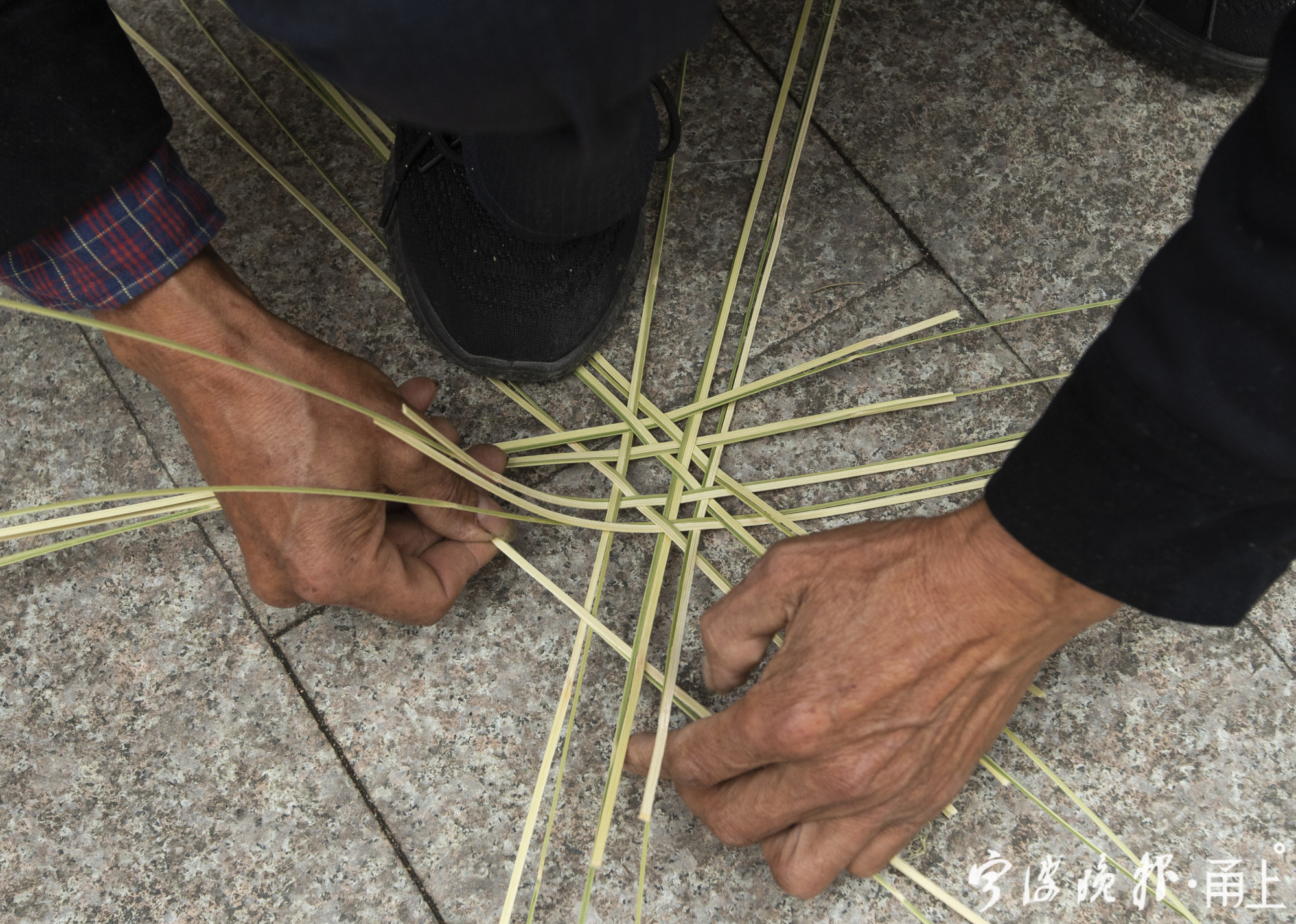 编竹篮4.jpg