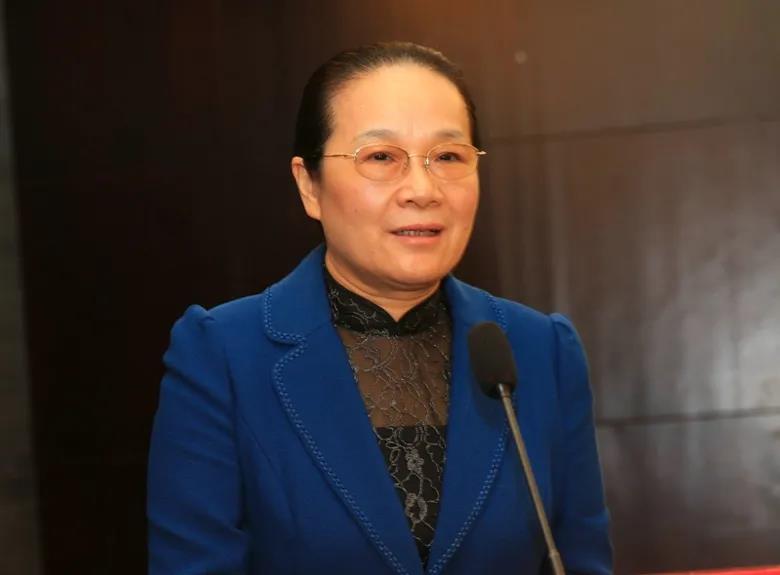 会上,赵雯回忆和缅怀了伯父赵朴初敬先贤,扬正气,与民同心,朴实坚定的