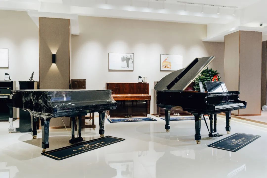 钢琴展示区