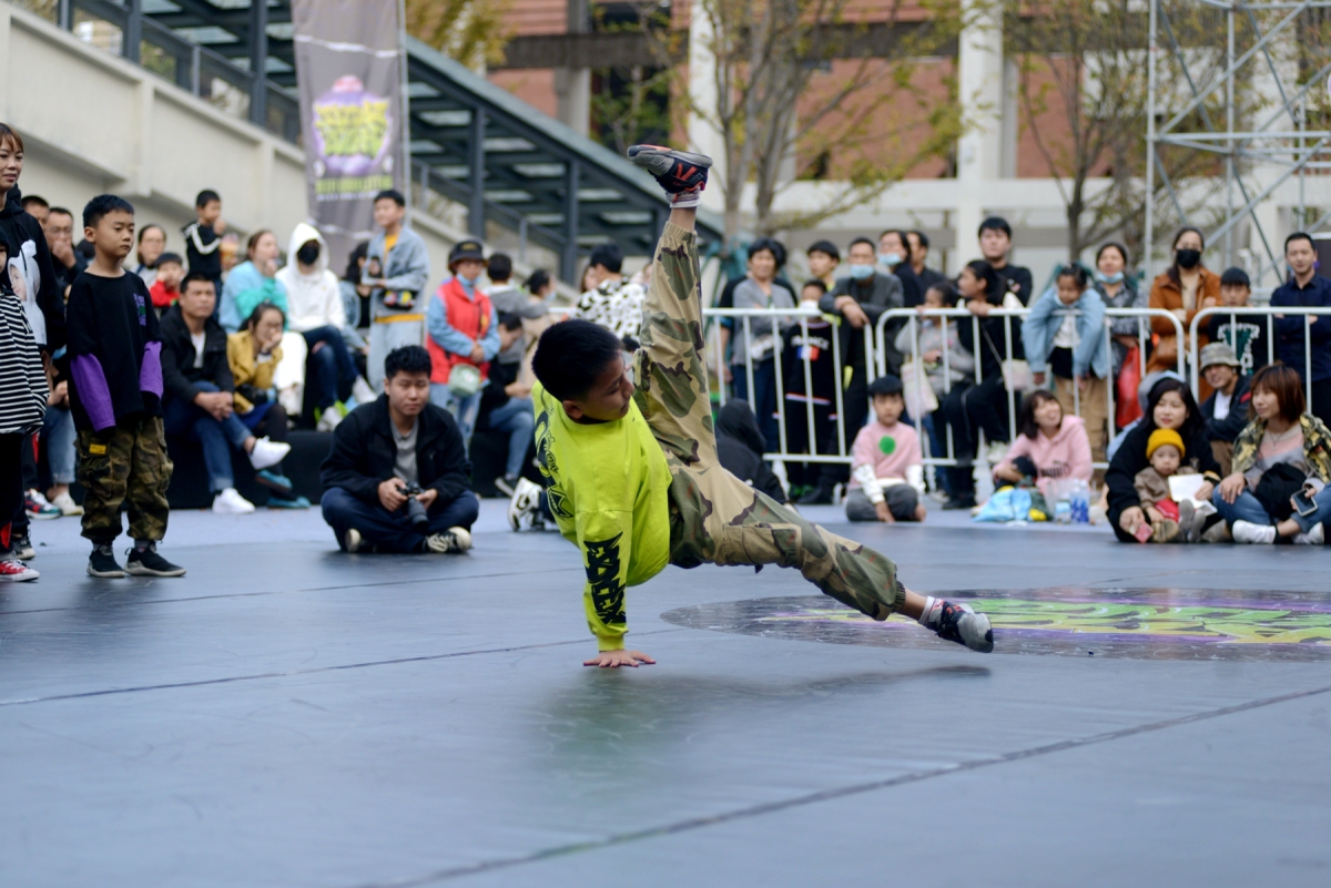 国际街舞挑战赛奉化开赛(图1)