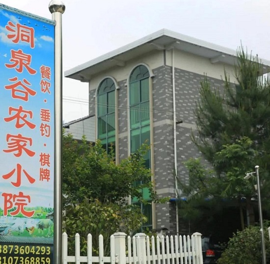 白石社区的新故事老故事一大堆，城里“吃匠”前来听故事寻美食，乡村农旅正风生水起。