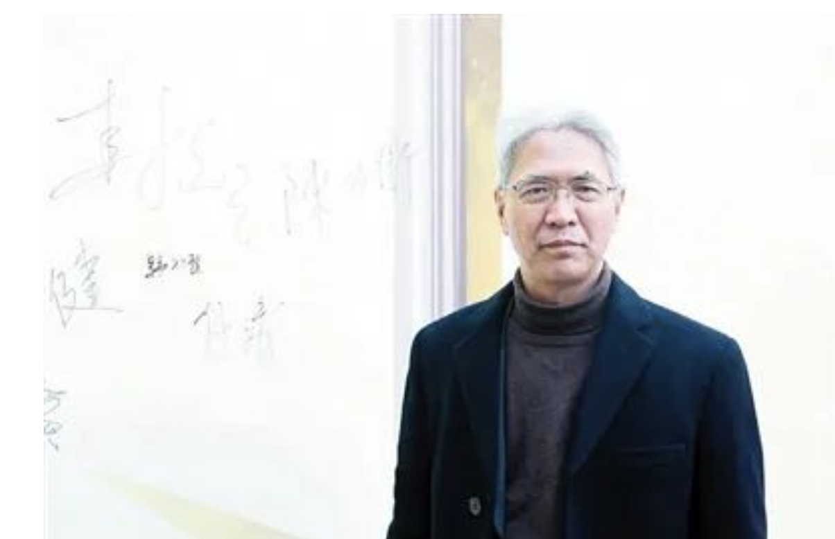 陈力卫，日本成城大学教授，专攻日语史、中日语言交流史，著有《东往东来：近代中日之间的语词概念》、《近代知识的翻译与传播》等，译有《风土》、《现代政治的思想与行动》。