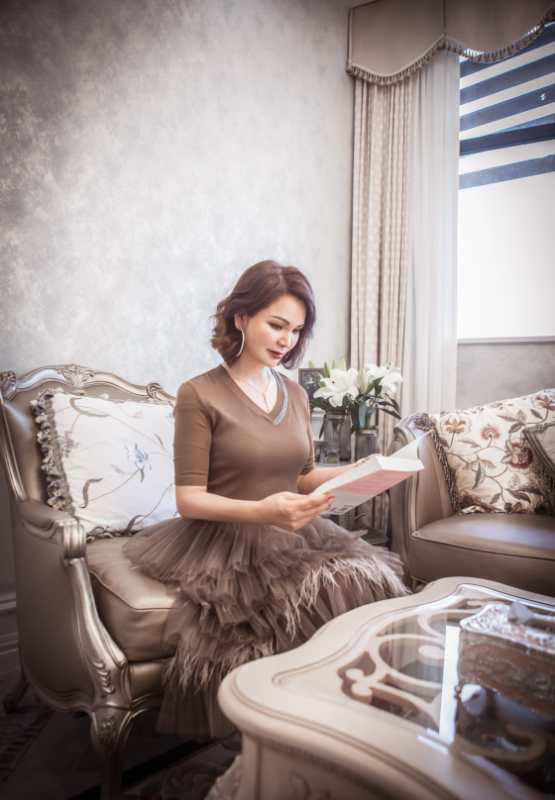 新视角时代女性乘风破浪30年的创业故事