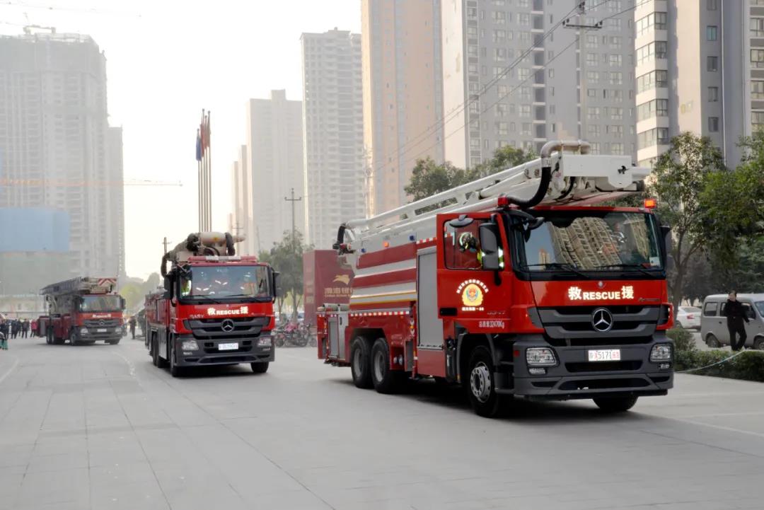 航天消防救援大队迅速赶到火灾现场