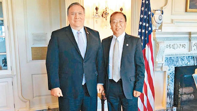 前不久,余茂春的母校永川中学选择将他除名,安徽故乡的余氏家族也将其