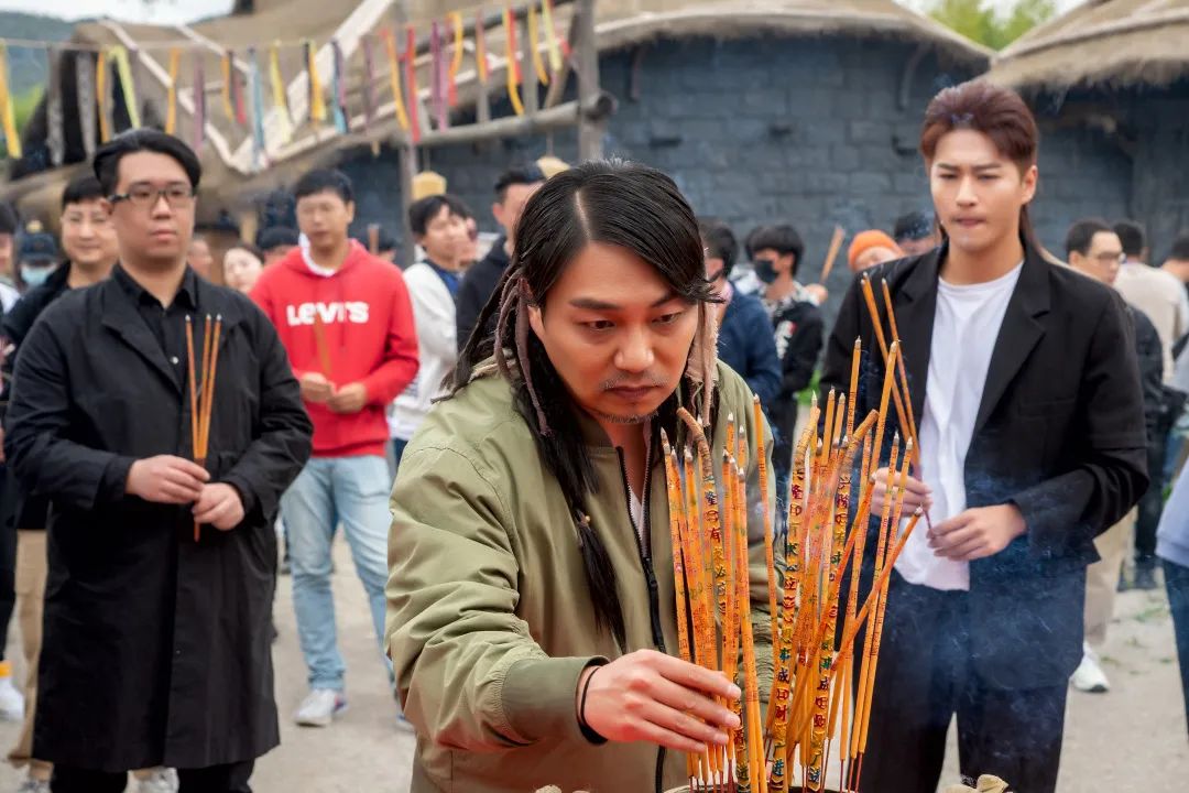 首部流氓兔CG真人电影《大侦探马修》近日在象山影视城开机