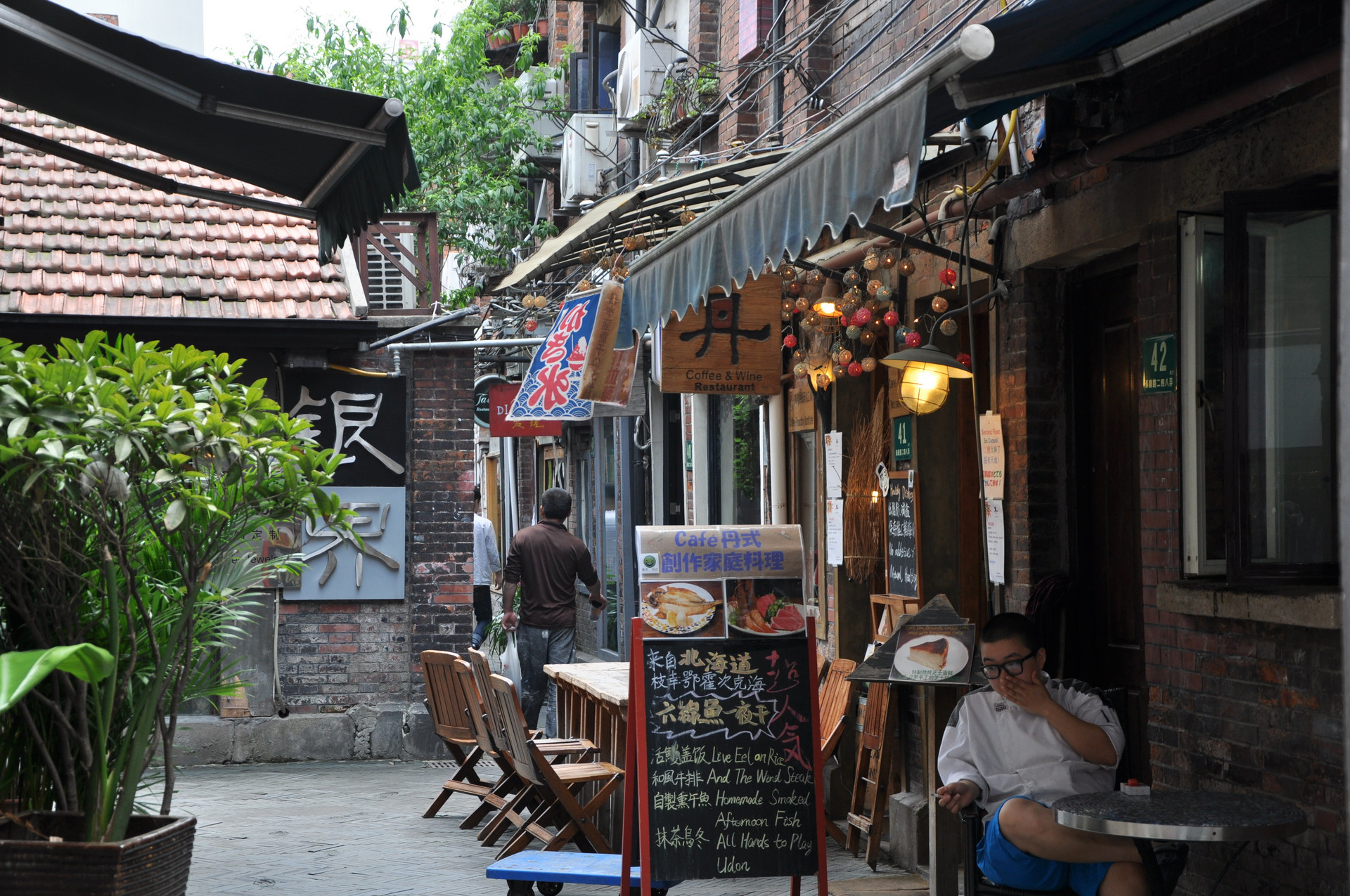 文化艺术复兴旧街区 网红创意活跃老弄堂文化艺术复兴