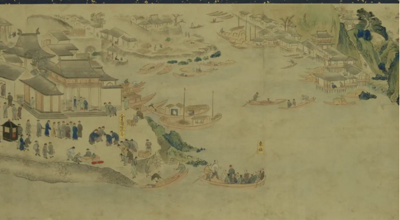 《清国漂流图》局部。这幅图讲述的是一件中日关系史上的佳话。1810年（中国嘉庆十五年，日本文化七年）日本渔船“长久丸”号在琉球海域遭遇狂风巨浪，漂流到中国东南沿海地区，被中国渔民救起，送往浙江乍浦港，登船回国。一路上这些日本落难渔民受到中国人友好热情的招待和帮助。在平安回国后，船主森山贞次郎特意请人绘制这幅长卷，以志纪念之意。在画前跋文中，森山贞次郎写道：“治化所布，声教所及，异域寰外，犹是一家。”