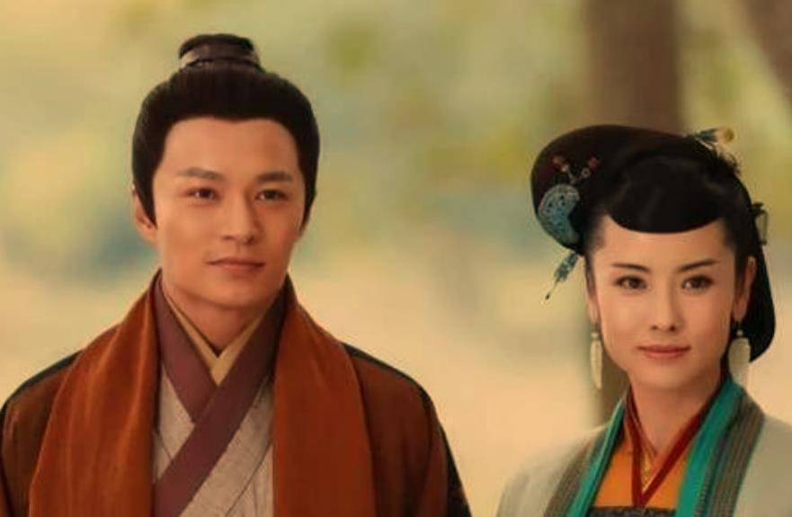 田亮（左） 杨明娜（右）