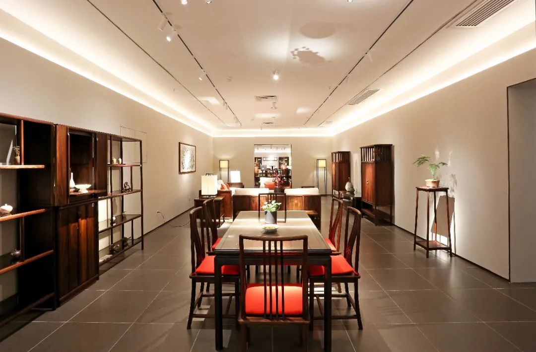 别开生面的开业式璞睿用一场落叶艺术展亮相