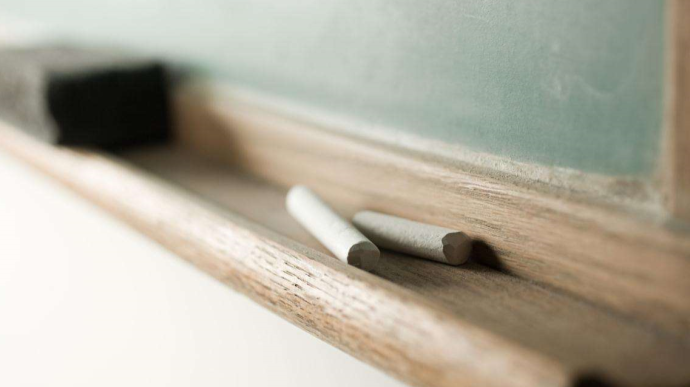 枣庄部分学校满意度调查被指作假，学生家长：答案都印好了