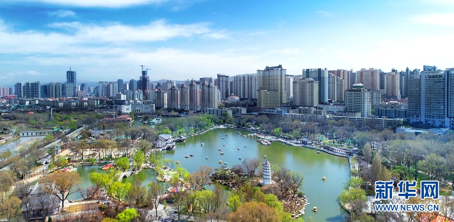 图片由西宁市委宣传部提供一名女孩在青海省海东市互助土族自治县班彦