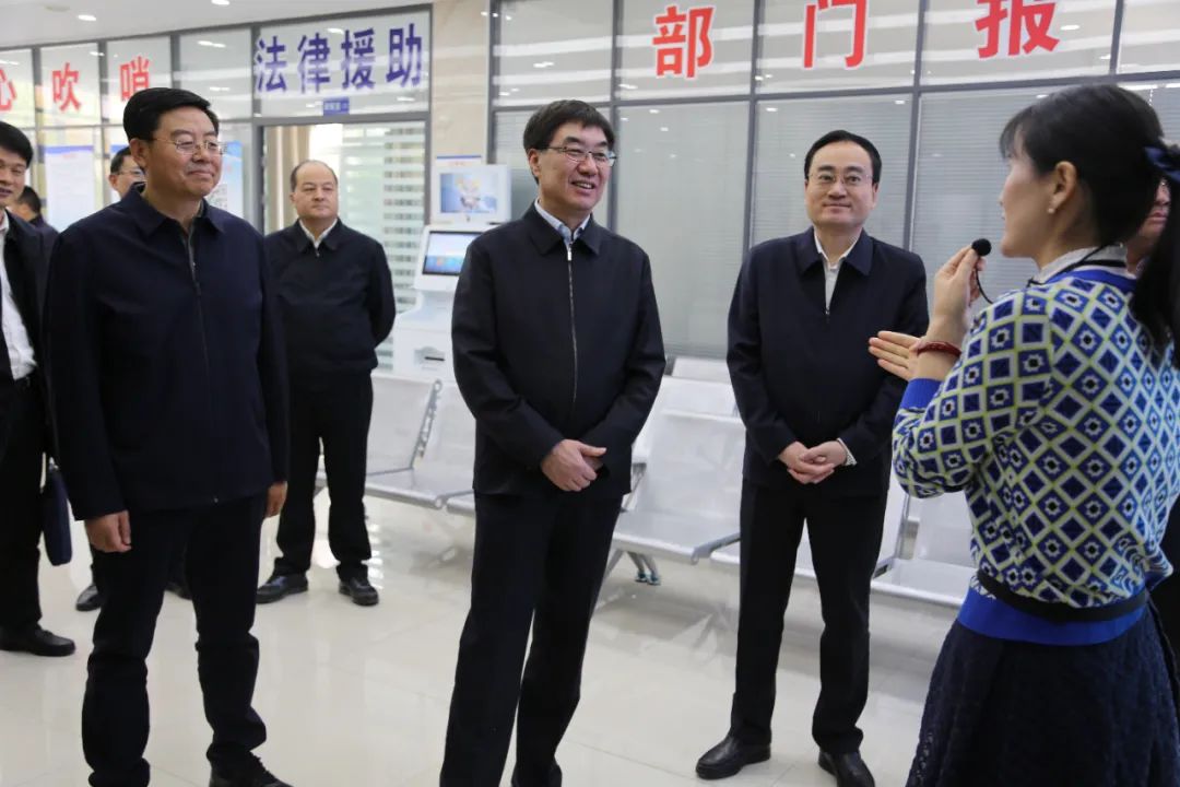 王兆美,市检察院检察长袁保伟及市政府秘书长李宏伟先后参加相关活动