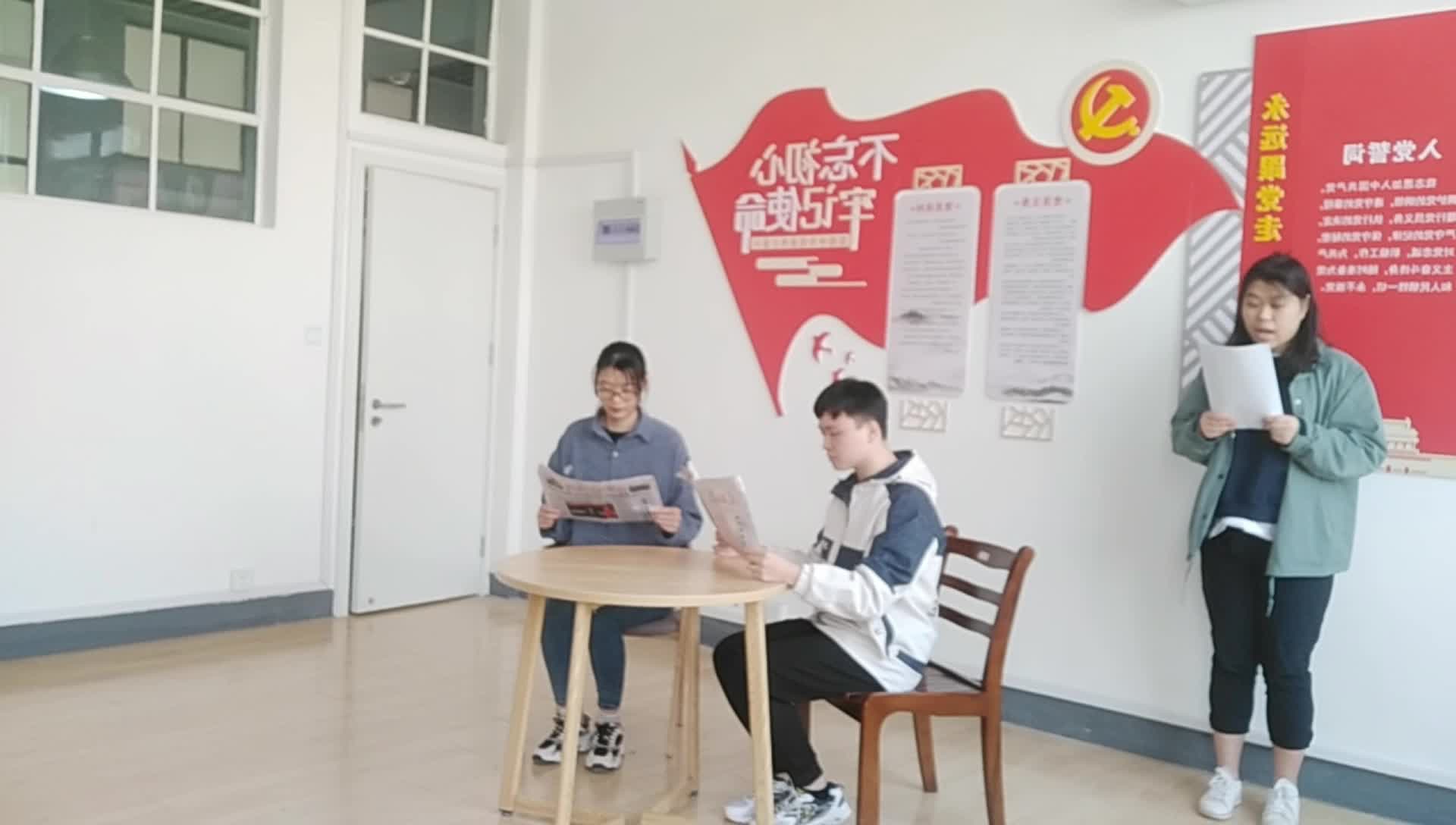 141 淮阴工学院 英语专业 秦振玲、孙晓晗、李文辉、冯心羽