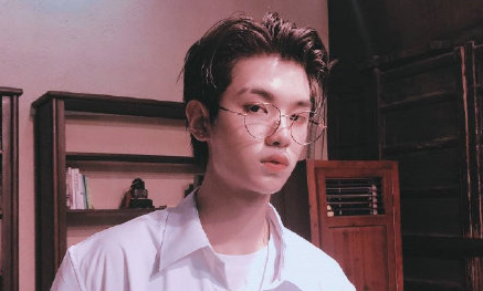 黄明昊妈妈银行账户被冻结 奔驰汽车查封期限两