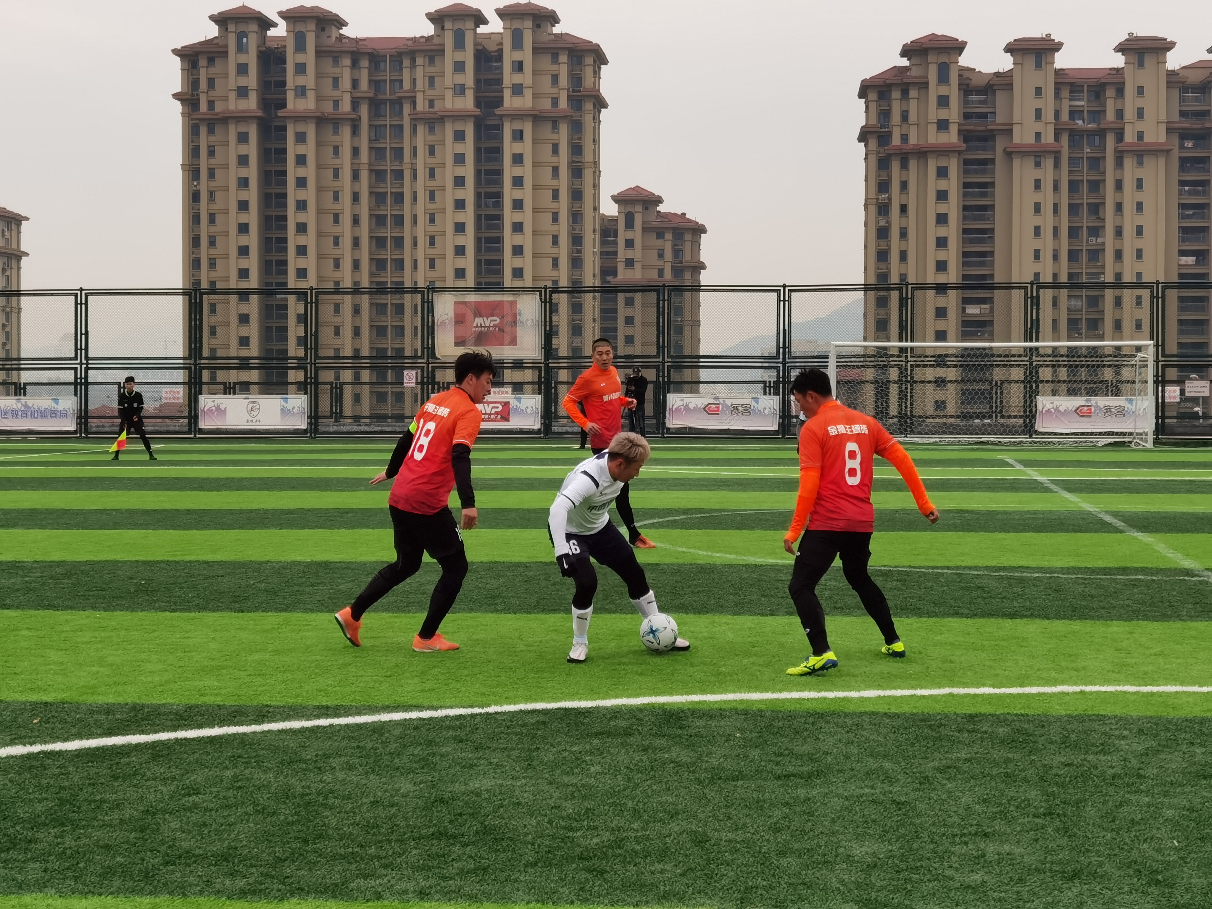 青岛首届社区足球锦标赛李沧收官刘家下河队点球大战登顶冠军