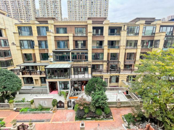 小区公共绿地成“私人领地”?其余业主:不能接受