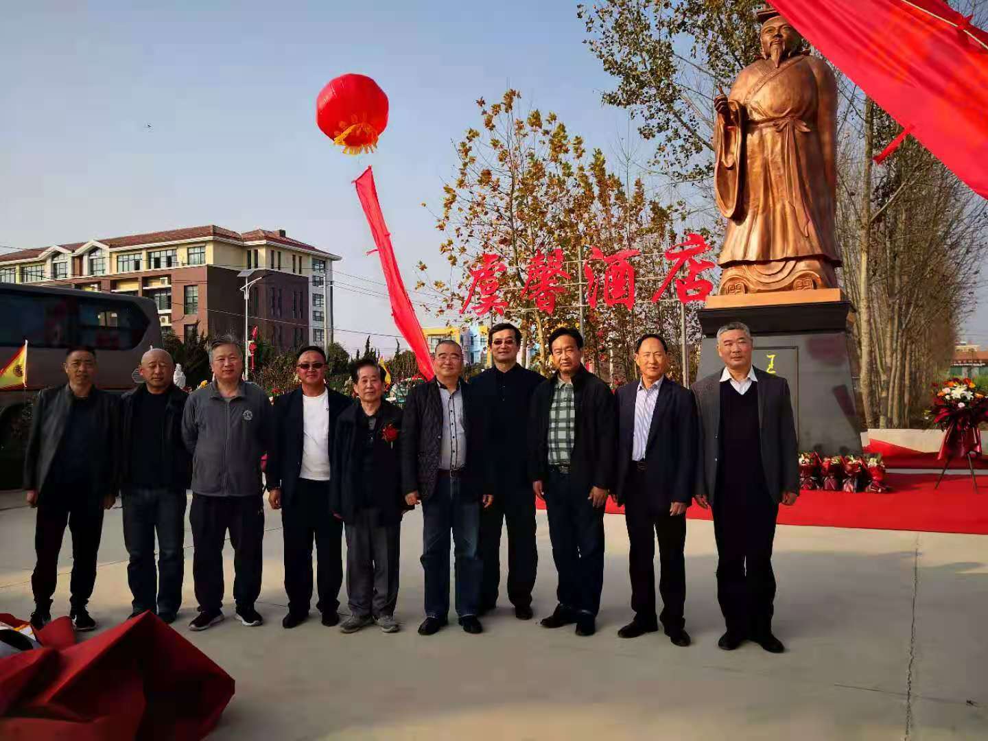 王羲之铜像在书圣祖籍青岛即墨东皋虞盛大落成