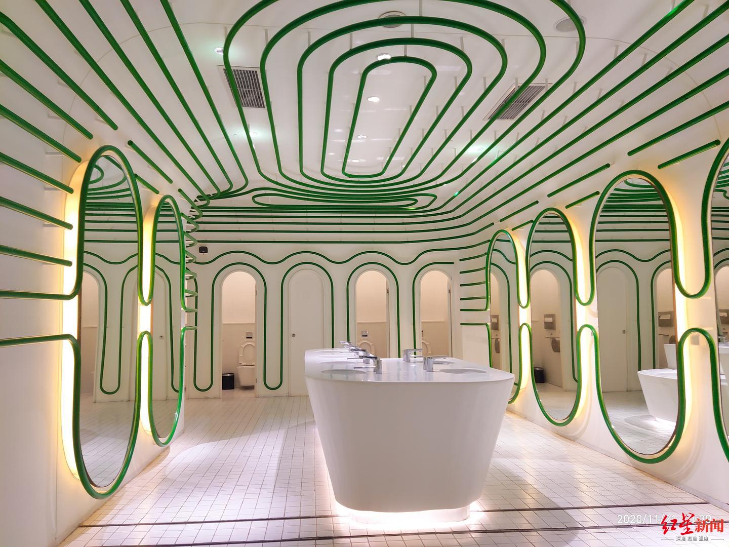 最火的打卡地点是厕所成都这个厕所值得一上